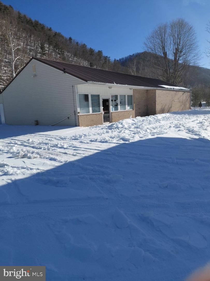 16488 Mountaineer Dr Property Photo 4