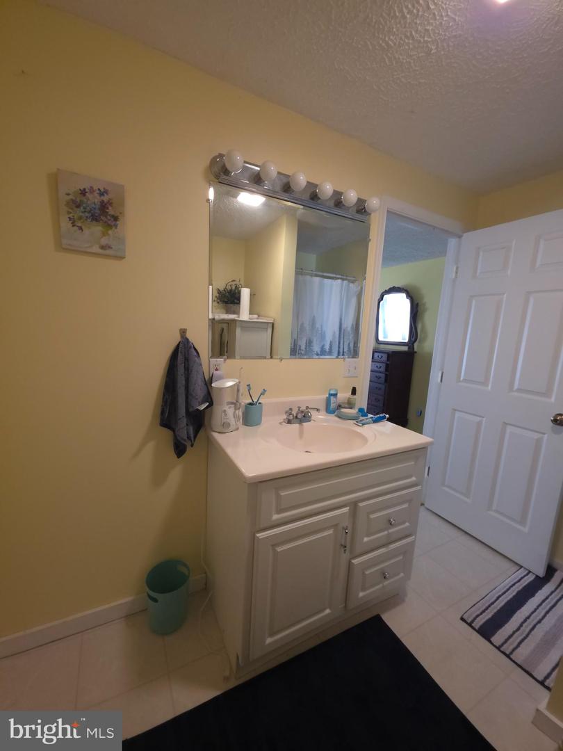 384 Scarlet Tanager Trl Property Photo 16