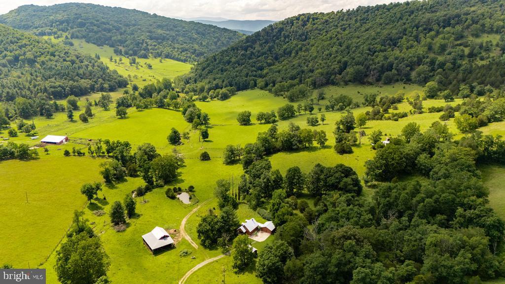 5621 Kiser Gap Rd Property Photo 2