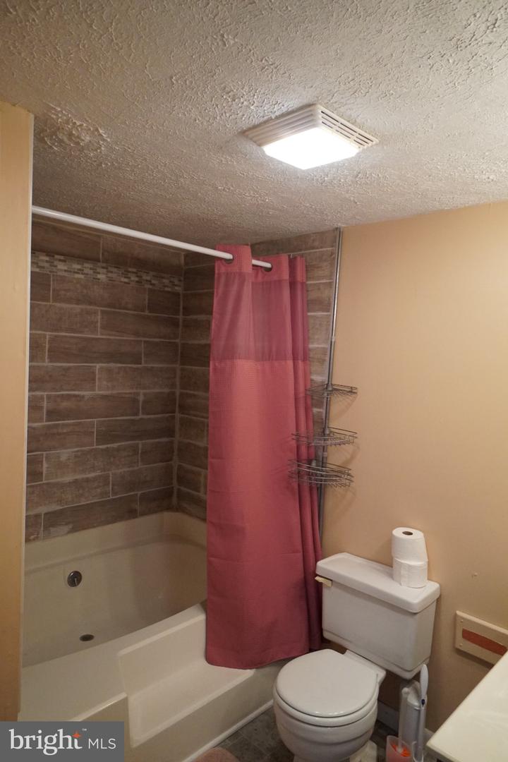 18 Spruce St Property Photo 9