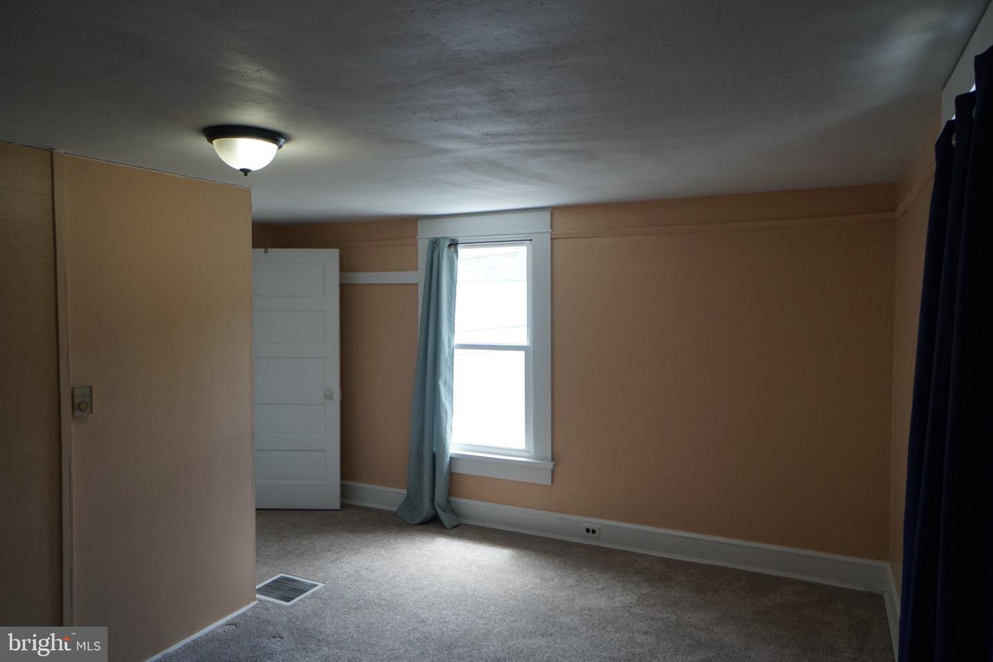 18 Spruce St Property Photo 16