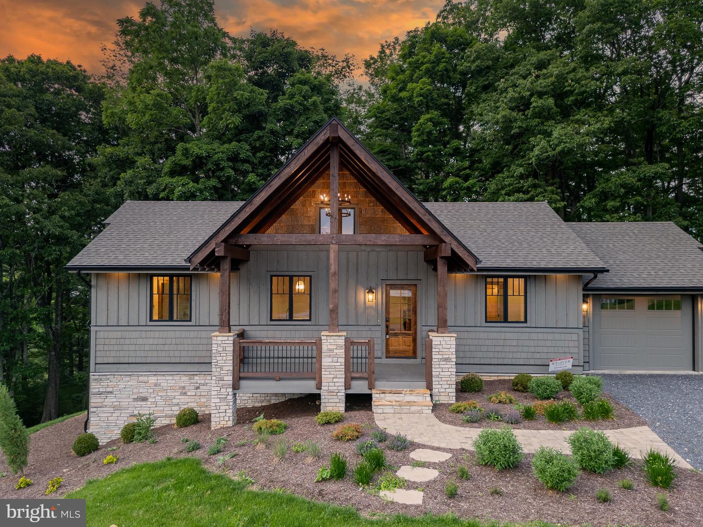 445 Eaglewood Trail Property Photo 4