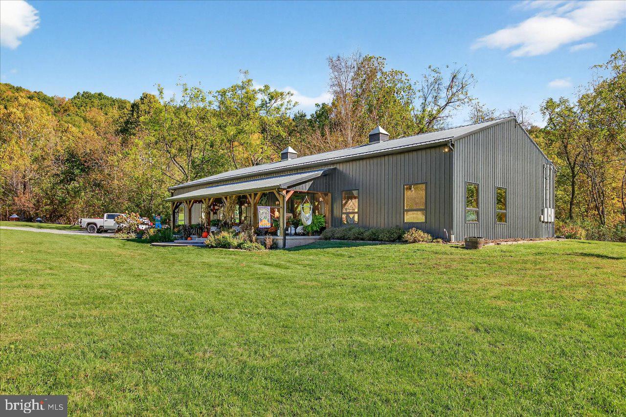 30 Polecat Hollow Blvd Property Photo 7