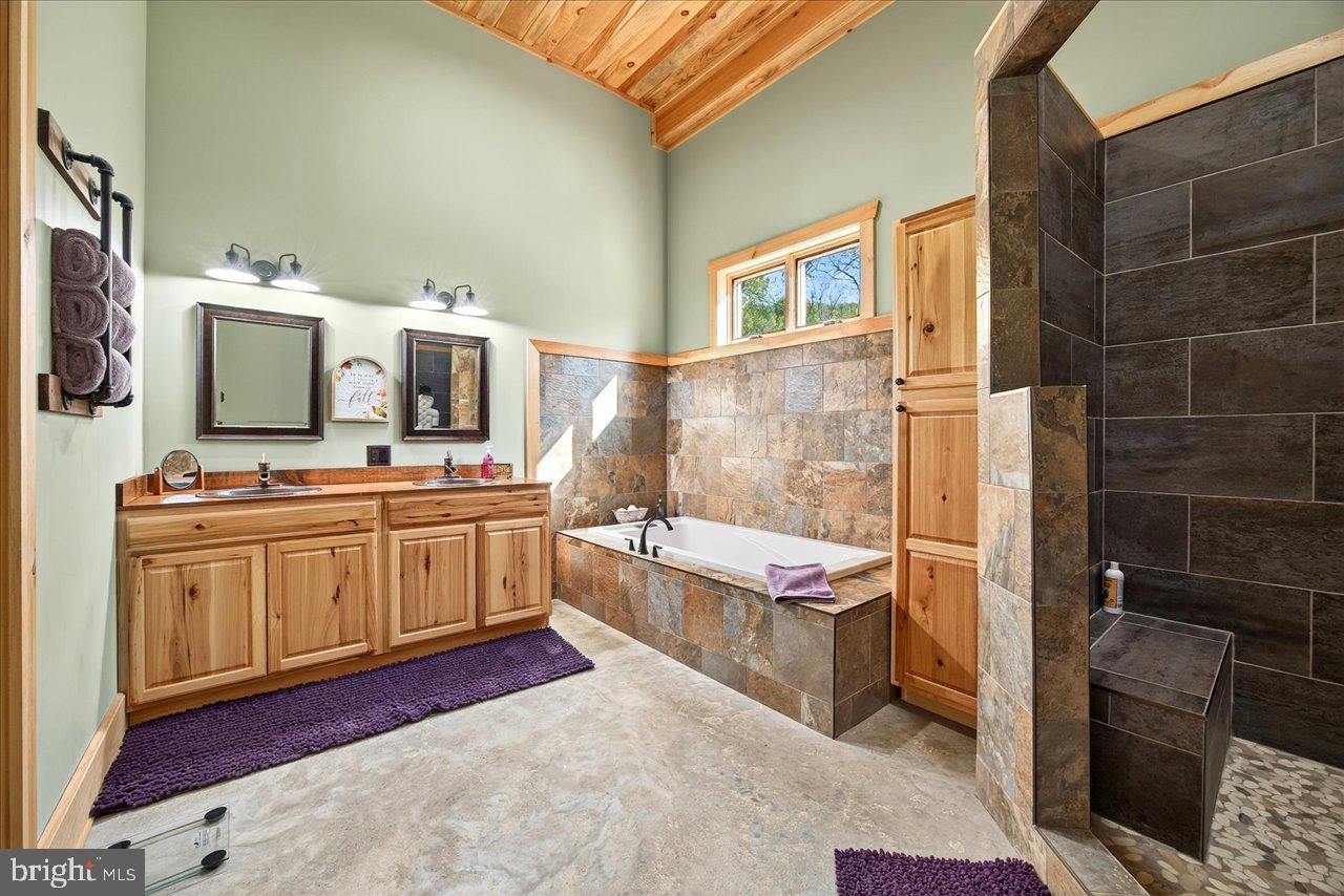 30 Polecat Hollow Blvd Property Photo 25