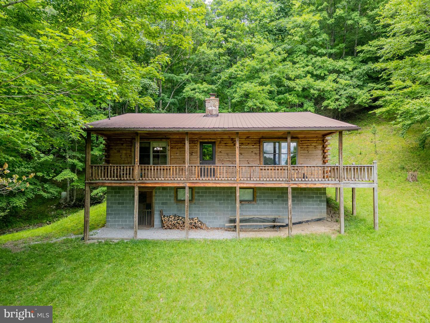 1862 Hawbush Road Property Photo 2