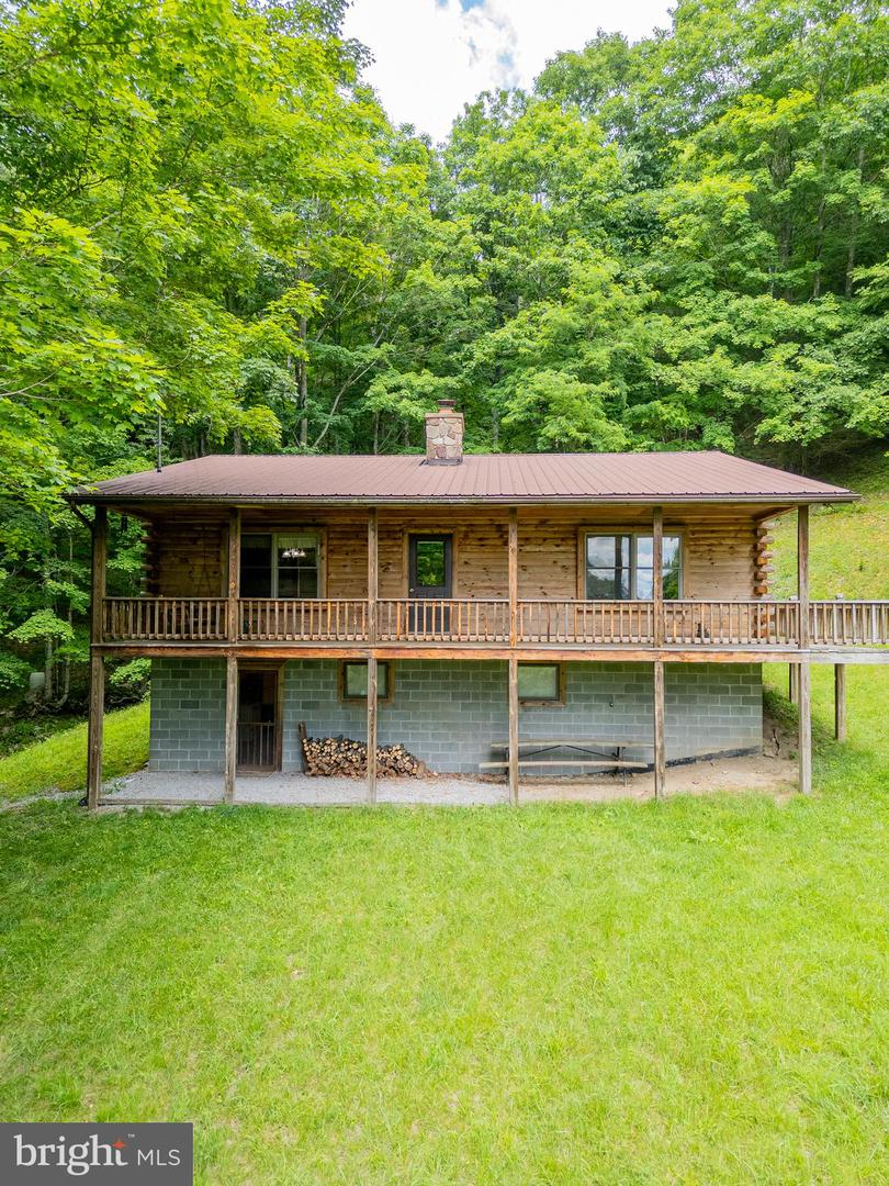 1862 Hawbush Road Property Photo 3