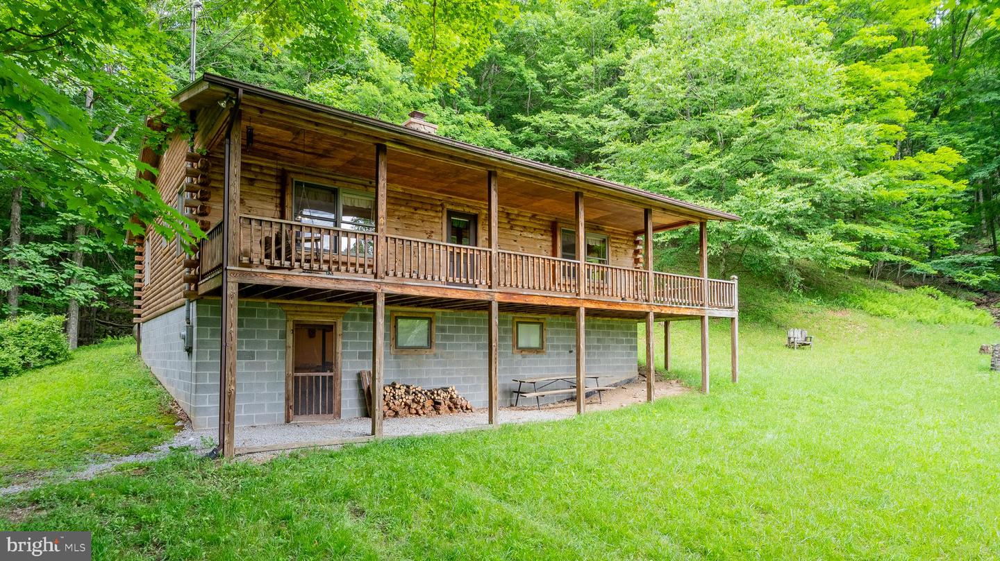 1862 Hawbush Road Property Photo 4