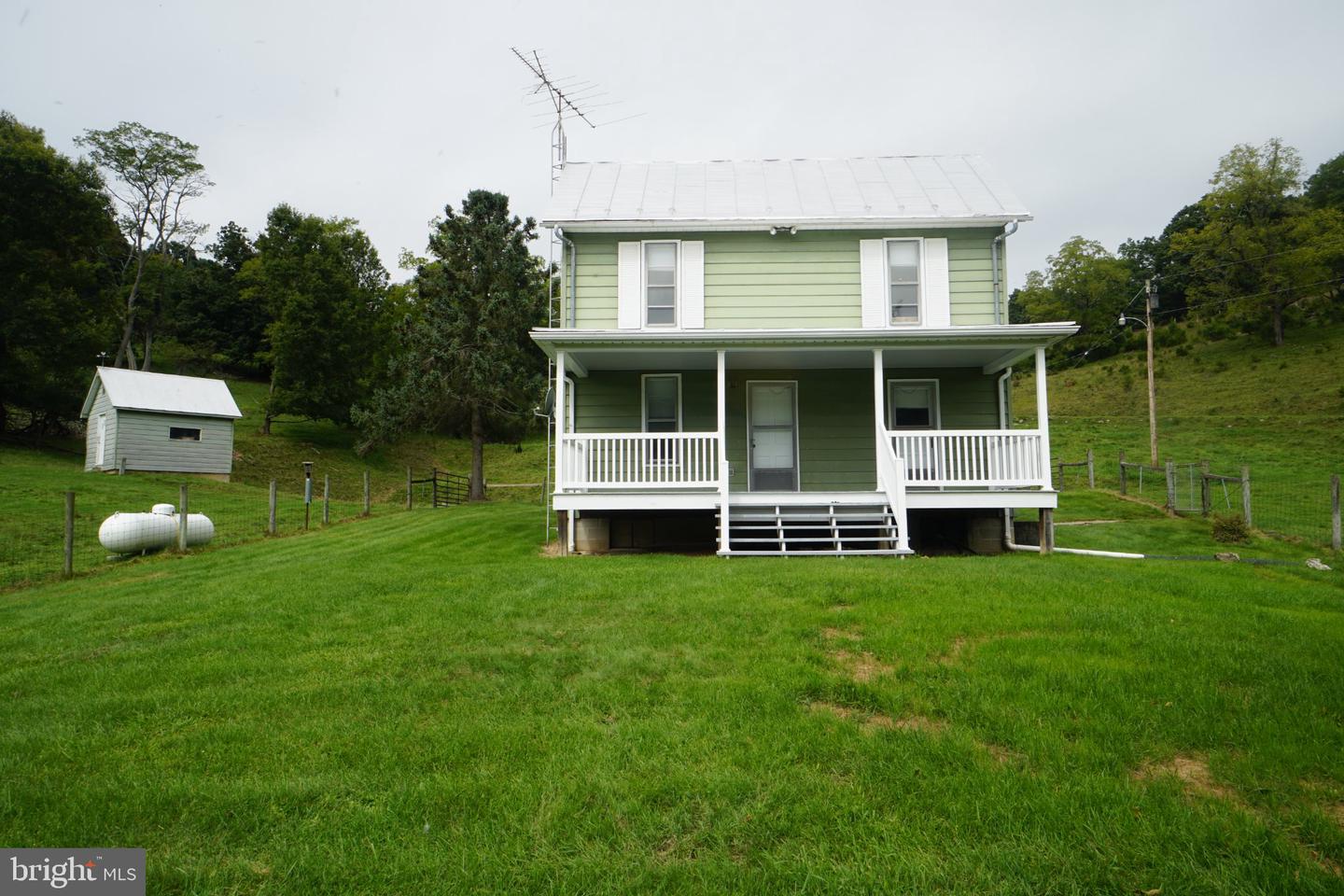 242 Newman Ln Property Photo 1