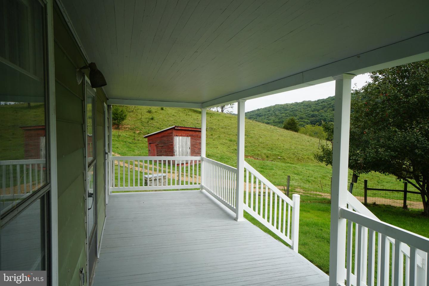 242 Newman Ln Property Photo 2