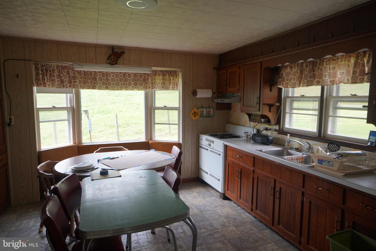 242 Newman Ln Property Photo 13