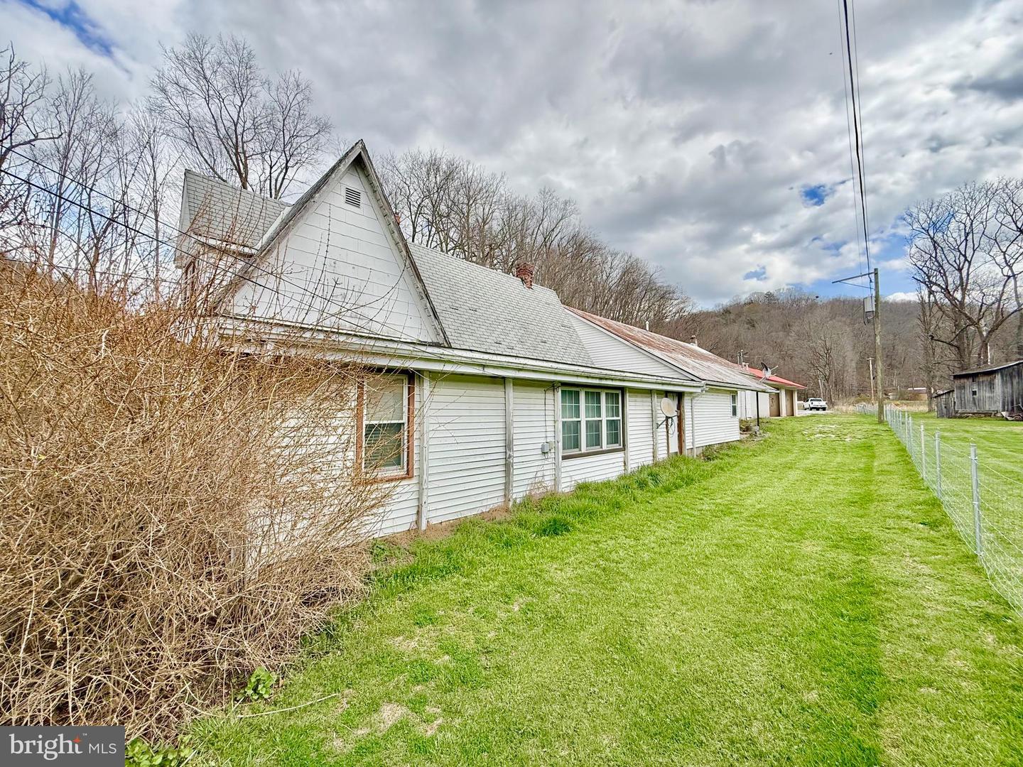 22616 Allegheny Highway Property Photo 8