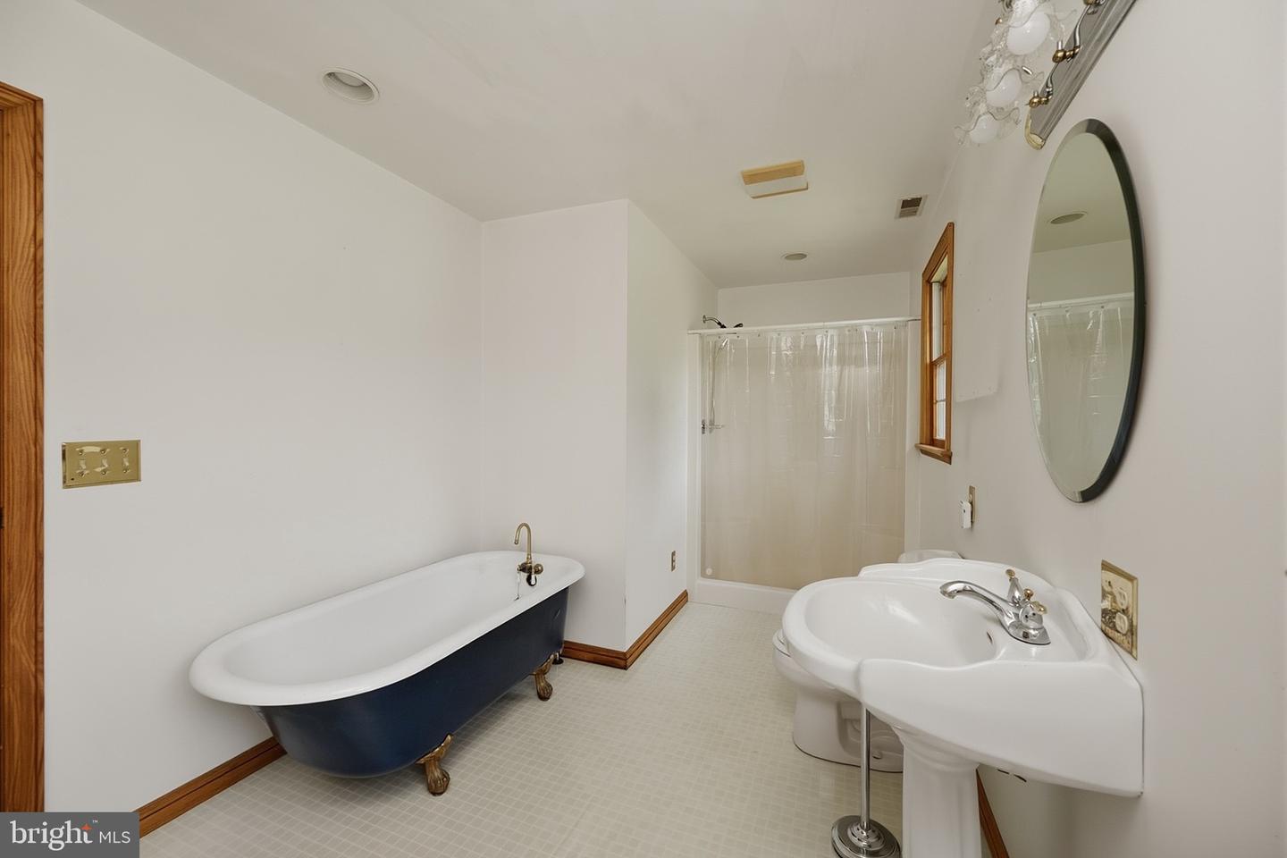1258 Long Run Property Photo 32