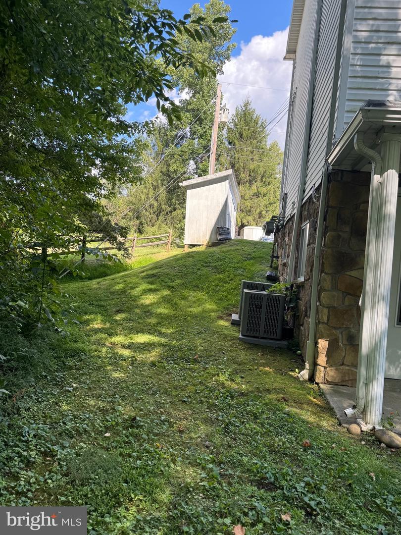 349 Clay St Property Photo 2