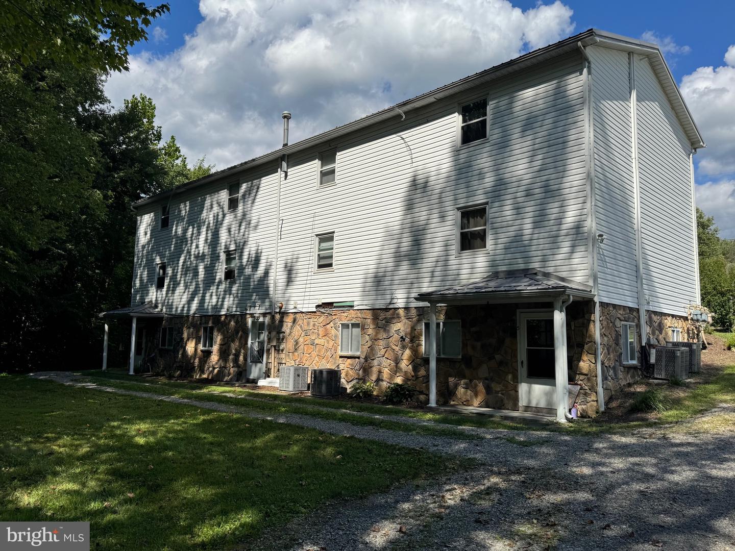 349 Clay St Property Photo 5