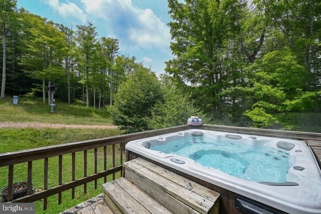 330 Slopeside Rd Property Photo 5