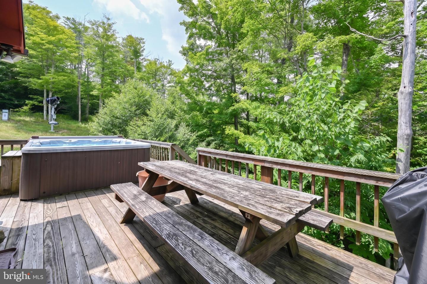 330 Slopeside Rd Property Photo 15