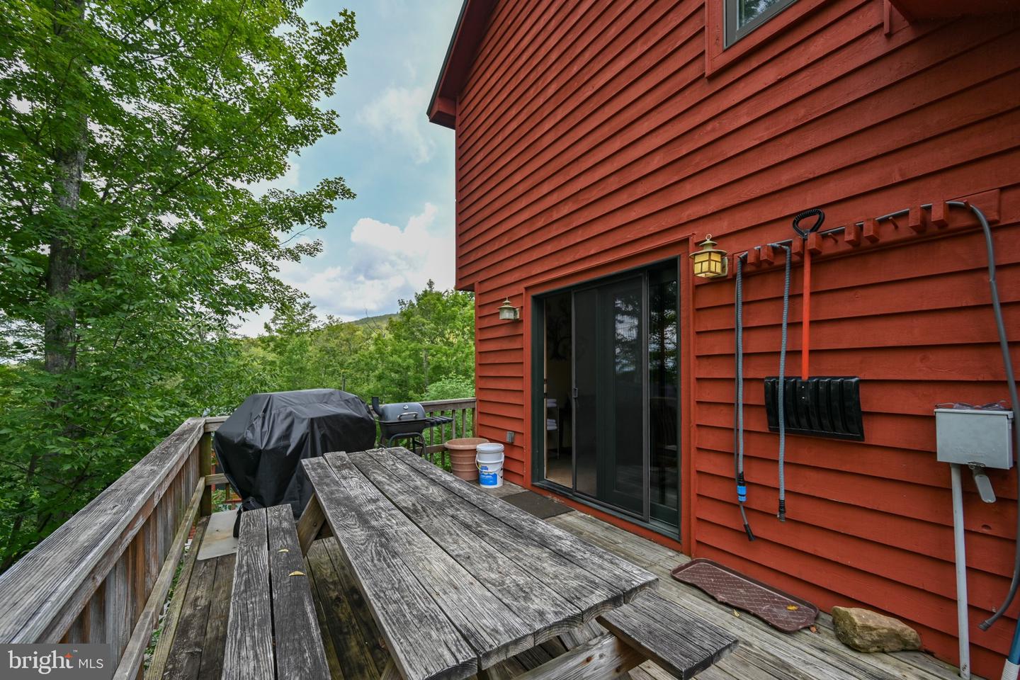330 Slopeside Rd Property Photo 21