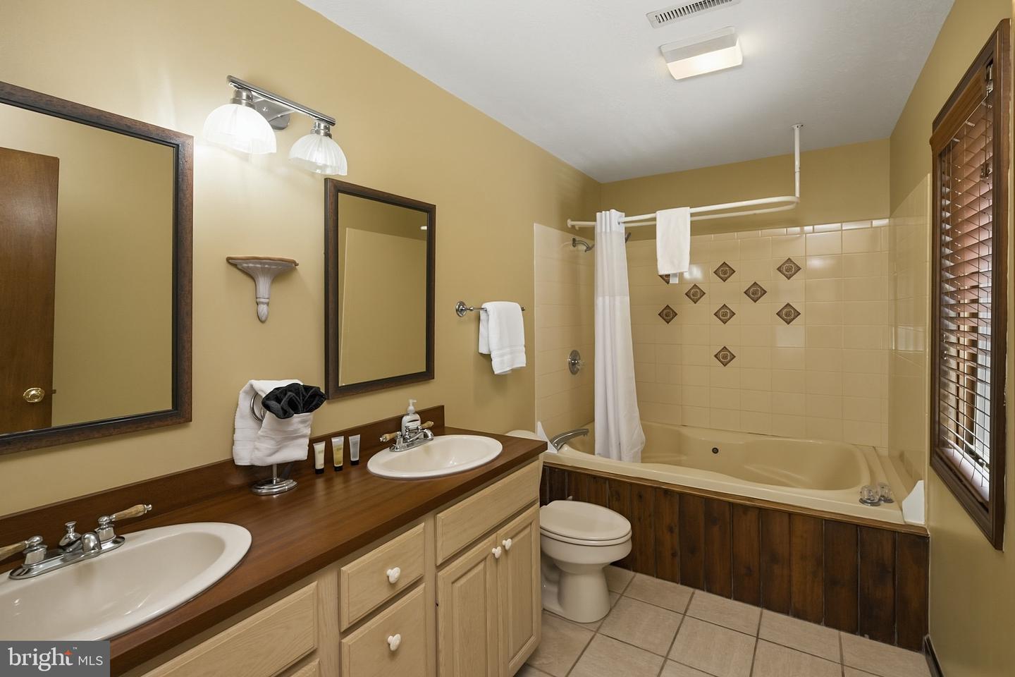 330 Slopeside Rd Property Photo 30