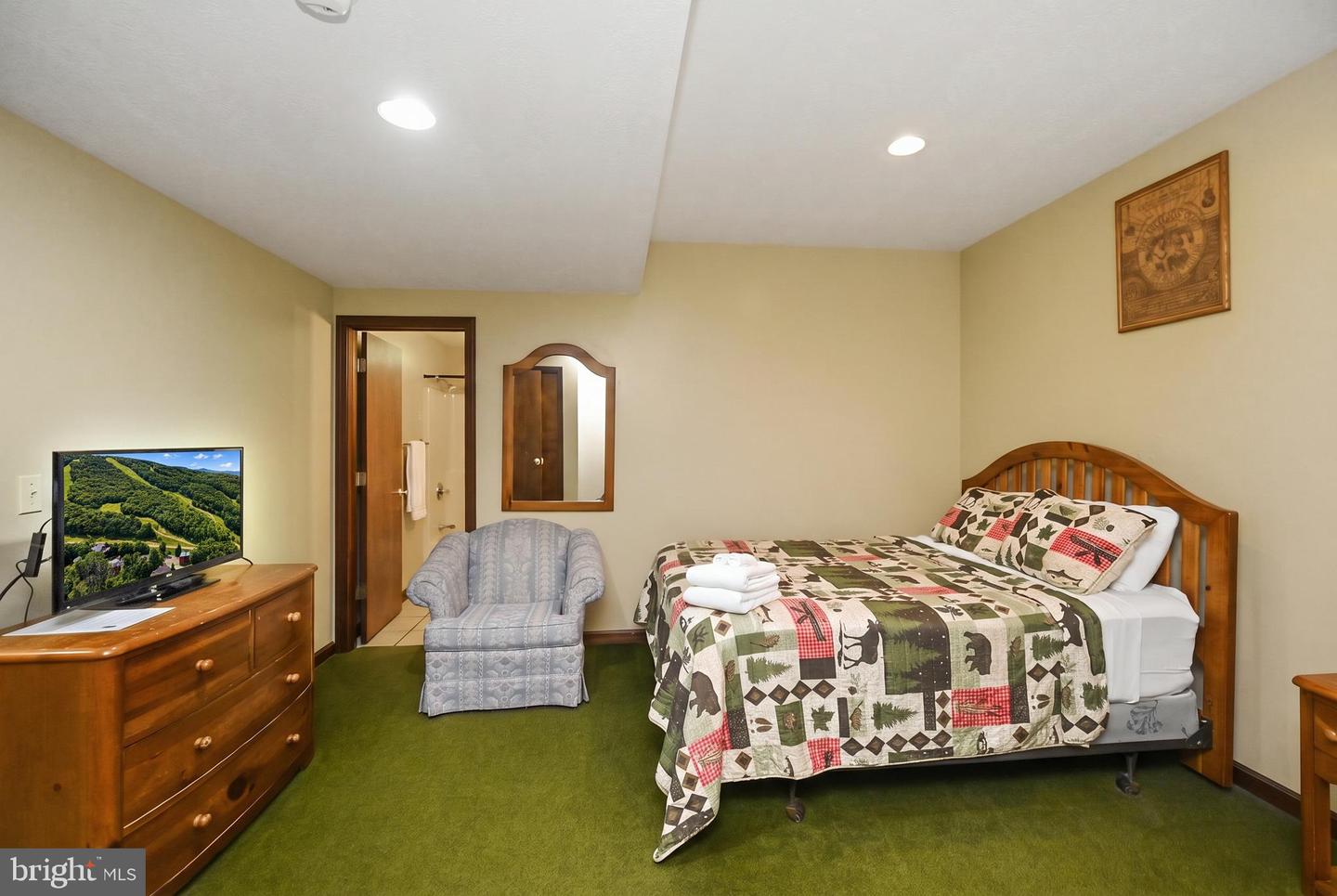 330 Slopeside Rd Property Photo 42