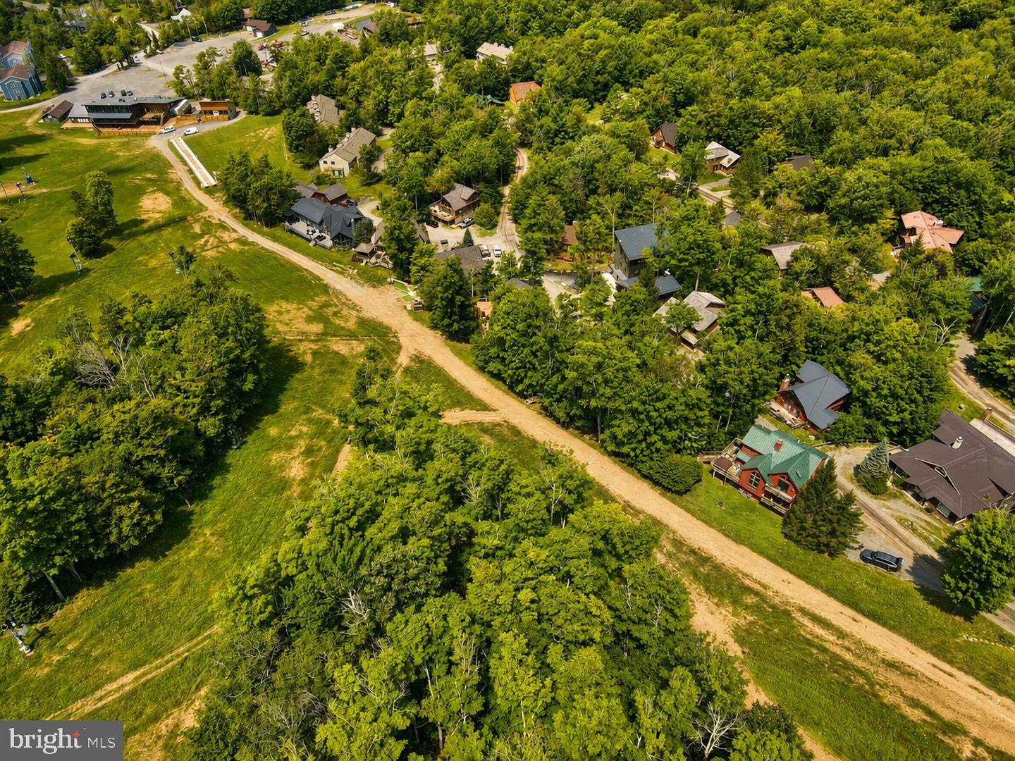 330 Slopeside Rd Property Photo 46
