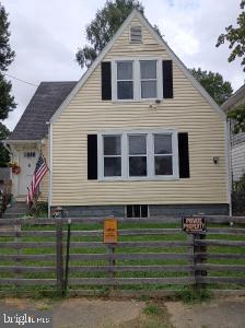 2402 Lynn St Property Photo 1