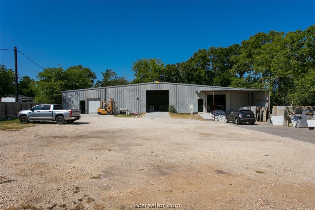 1401 Konecny Property Photo 6