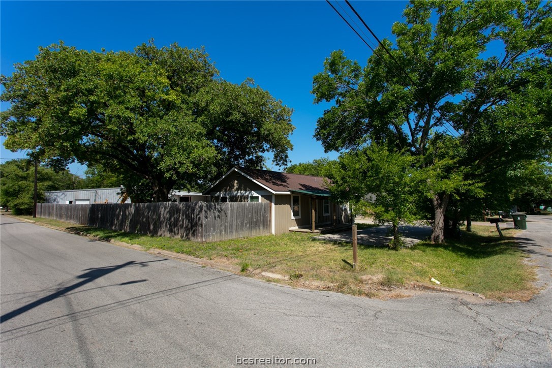 1401 Konecny Property Photo 14