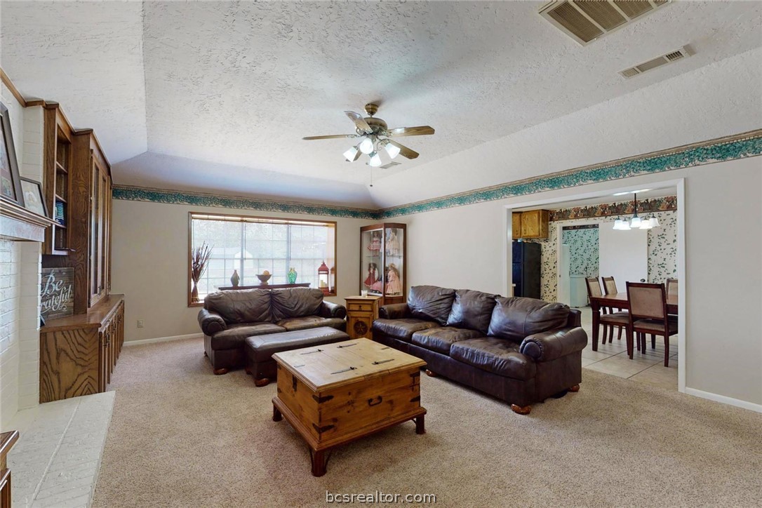 3300 Big Bend Drive Property Photo 4