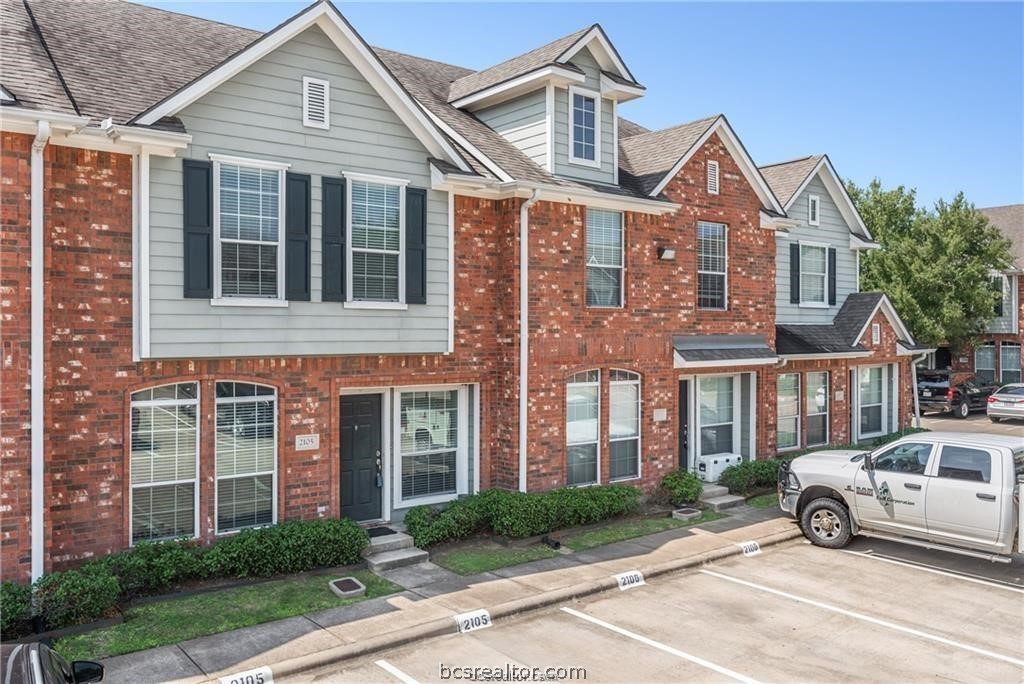 1001 Krenek Tap Road 2105 Property Photo