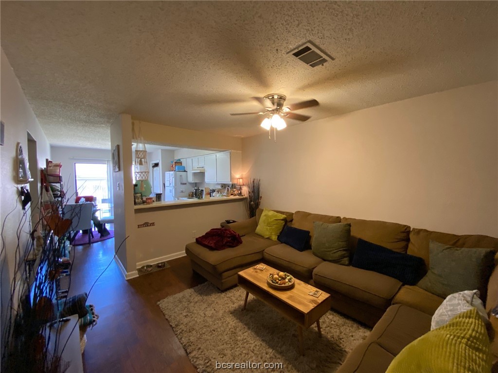 411 Manuel Dr B Property Photo 1