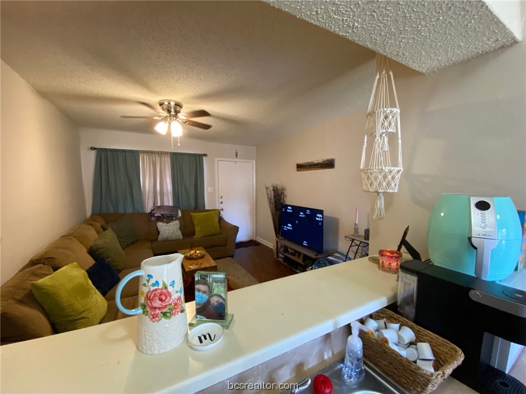 411 Manuel Dr B Property Photo 4