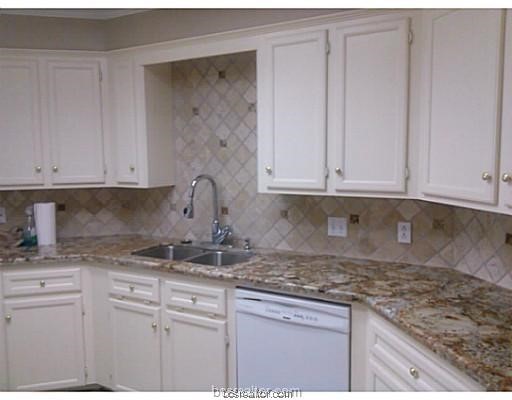 708 Hasselt Street Property Photo 7