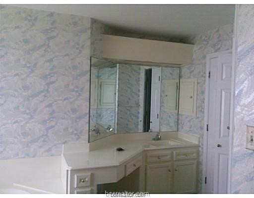 708 Hasselt Street Property Photo 12