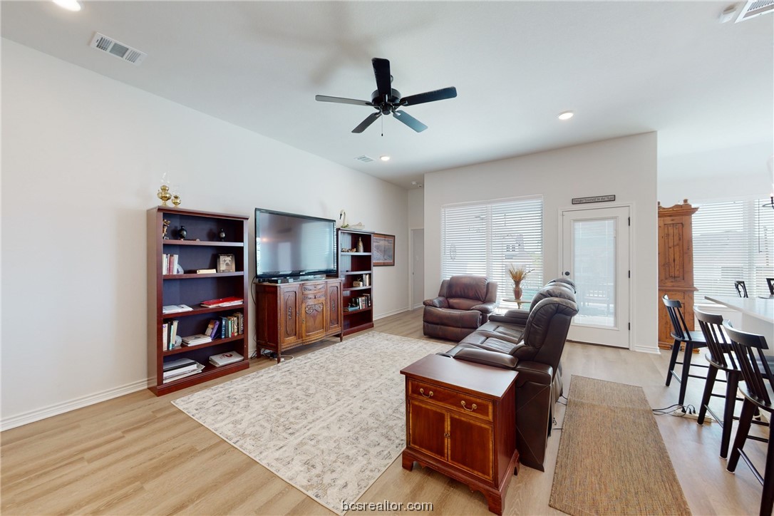 3196 Brady Court Property Photo 6