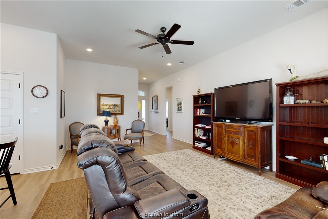 3196 Brady Court Property Photo 7