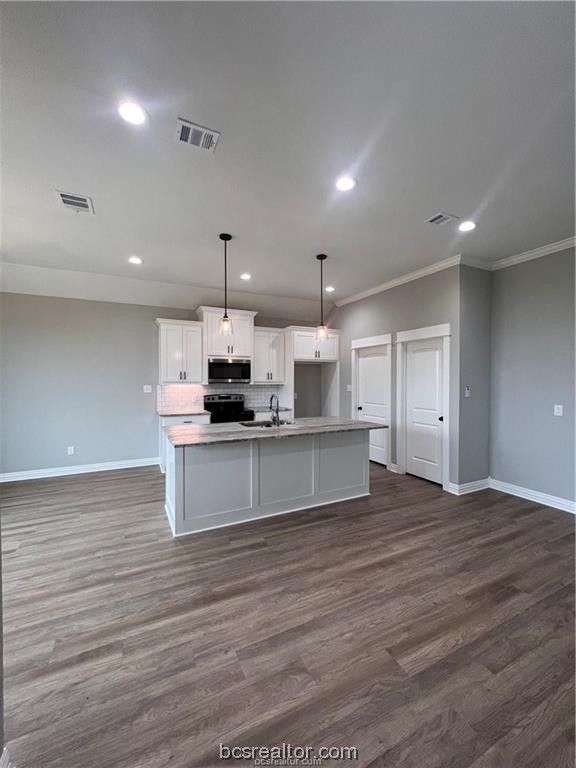 2151 Mountain Wind Loop Property Photo 3