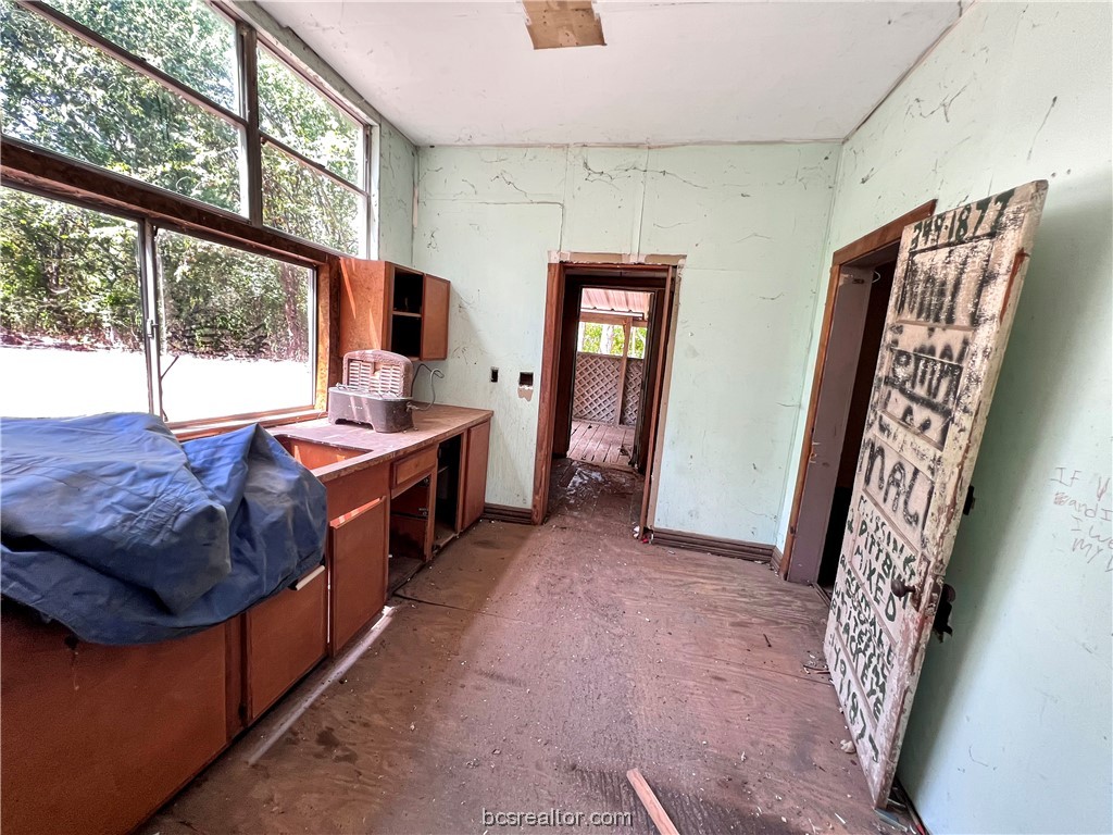 12177 State Highway 21 E Property Photo 11
