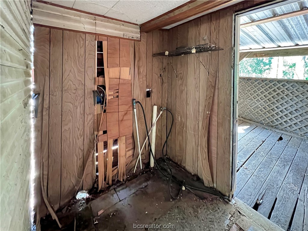 12177 State Highway 21 E Property Photo 13