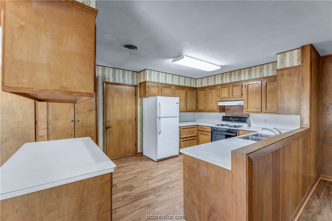 1206 Haines Drive Property Photo 3