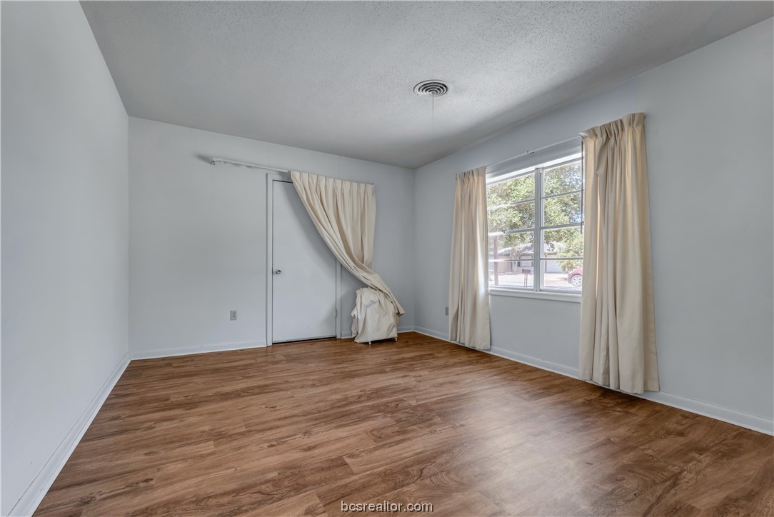 1206 Haines Drive Property Photo 4