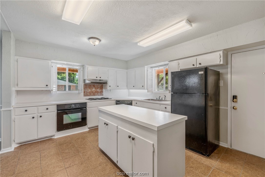 803 Victoria Street Property Photo 14