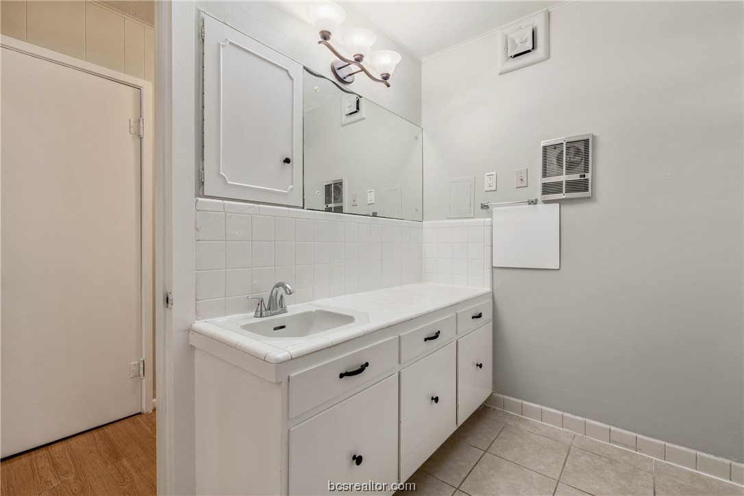 803 Victoria Street Property Photo 20