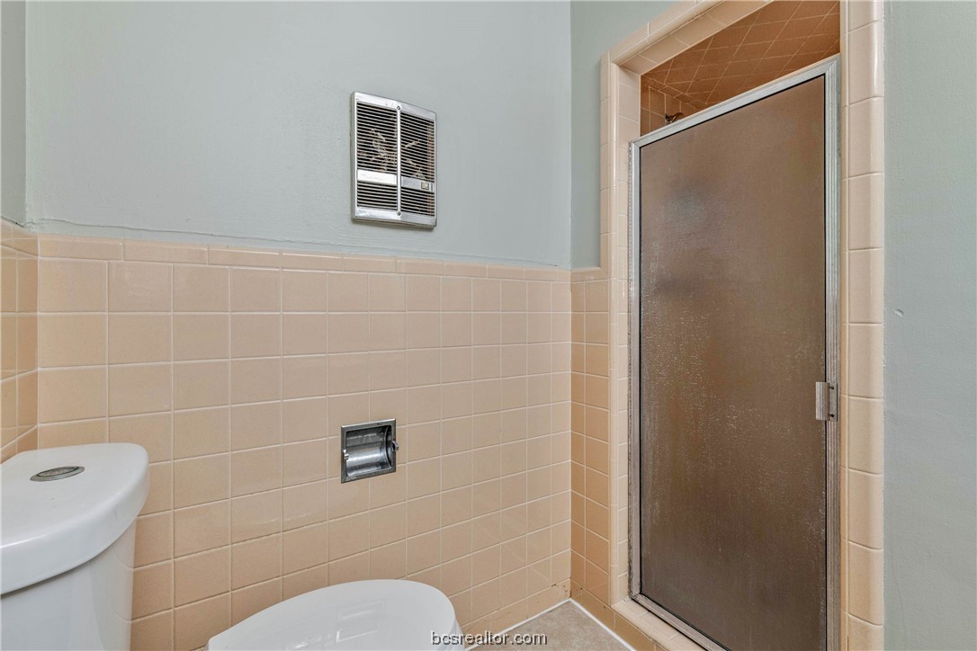 803 Victoria Street Property Photo 24