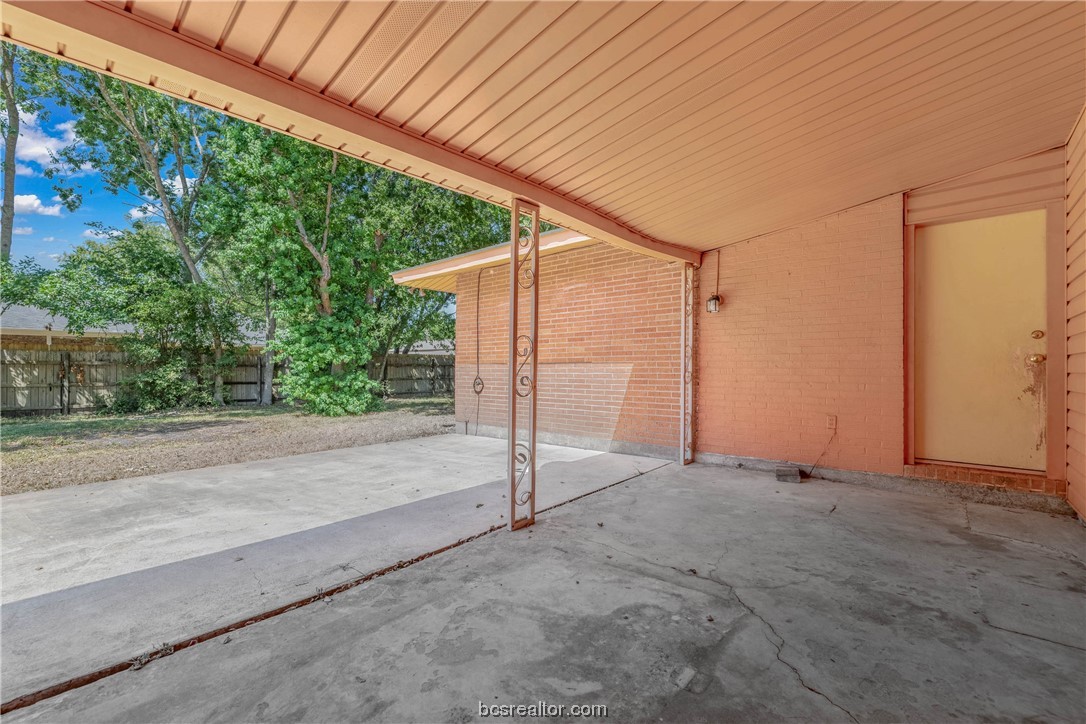 803 Victoria Street Property Photo 27