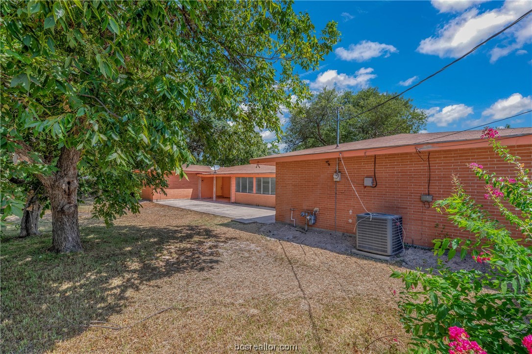 803 Victoria Street Property Photo 31