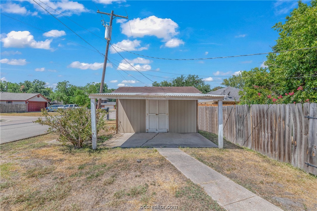 803 Victoria Street Property Photo 35