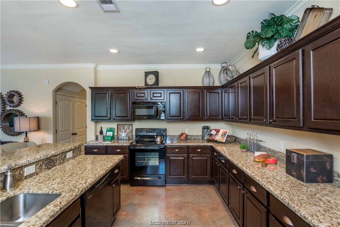403 Baby Bear Drive Property Photo 6