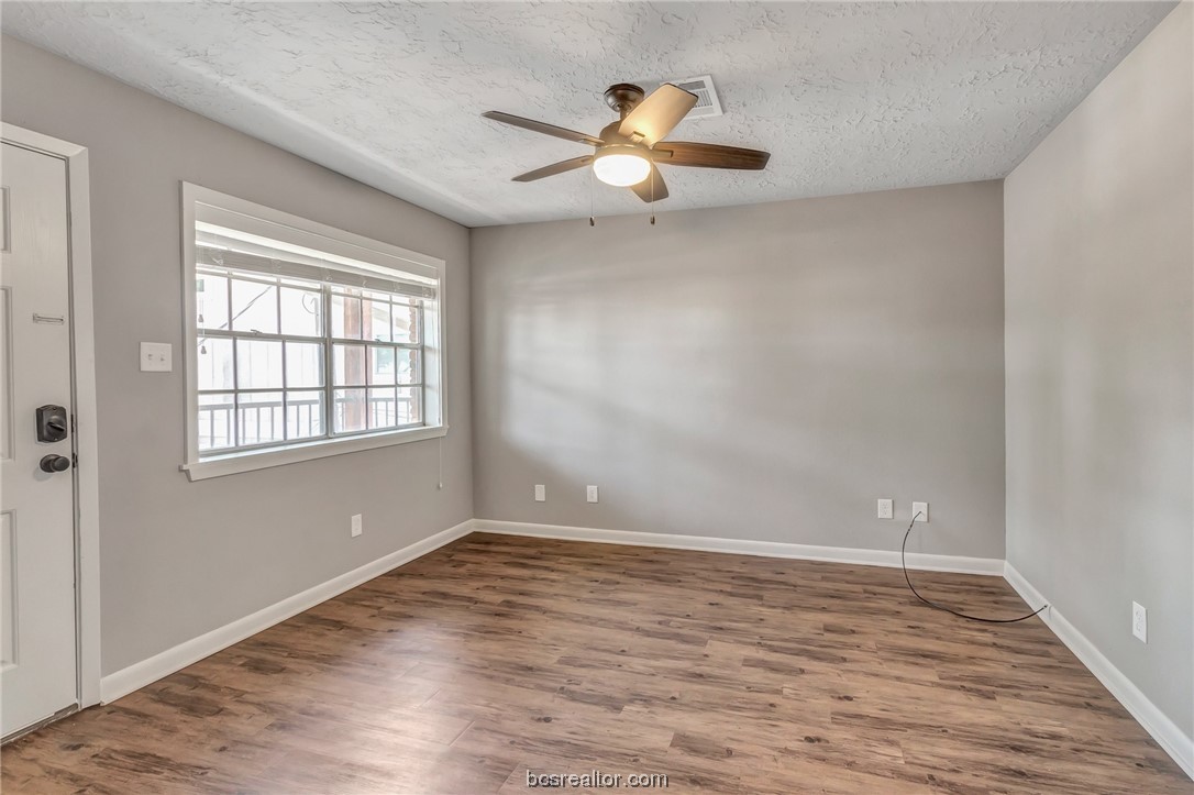 3906 Aspen Street Property Photo 6