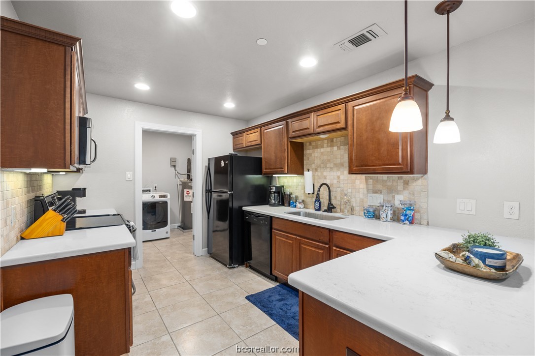 606 Sabine Property Photo 23