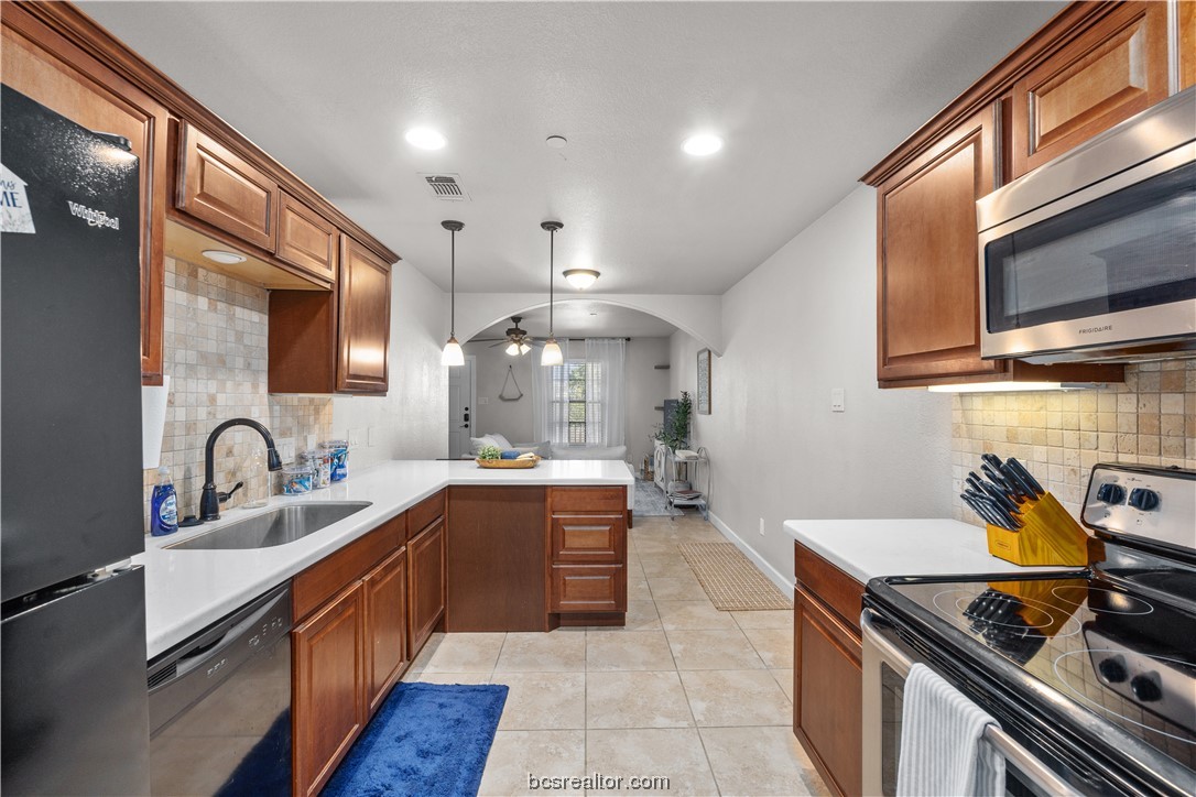 606 Sabine Property Photo 24
